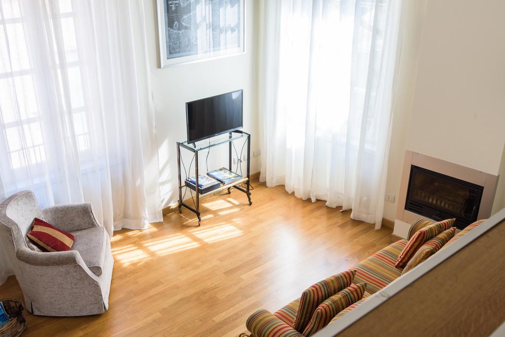 Via Rusconi 10 - Bymyhomeincomo Luaran gambar